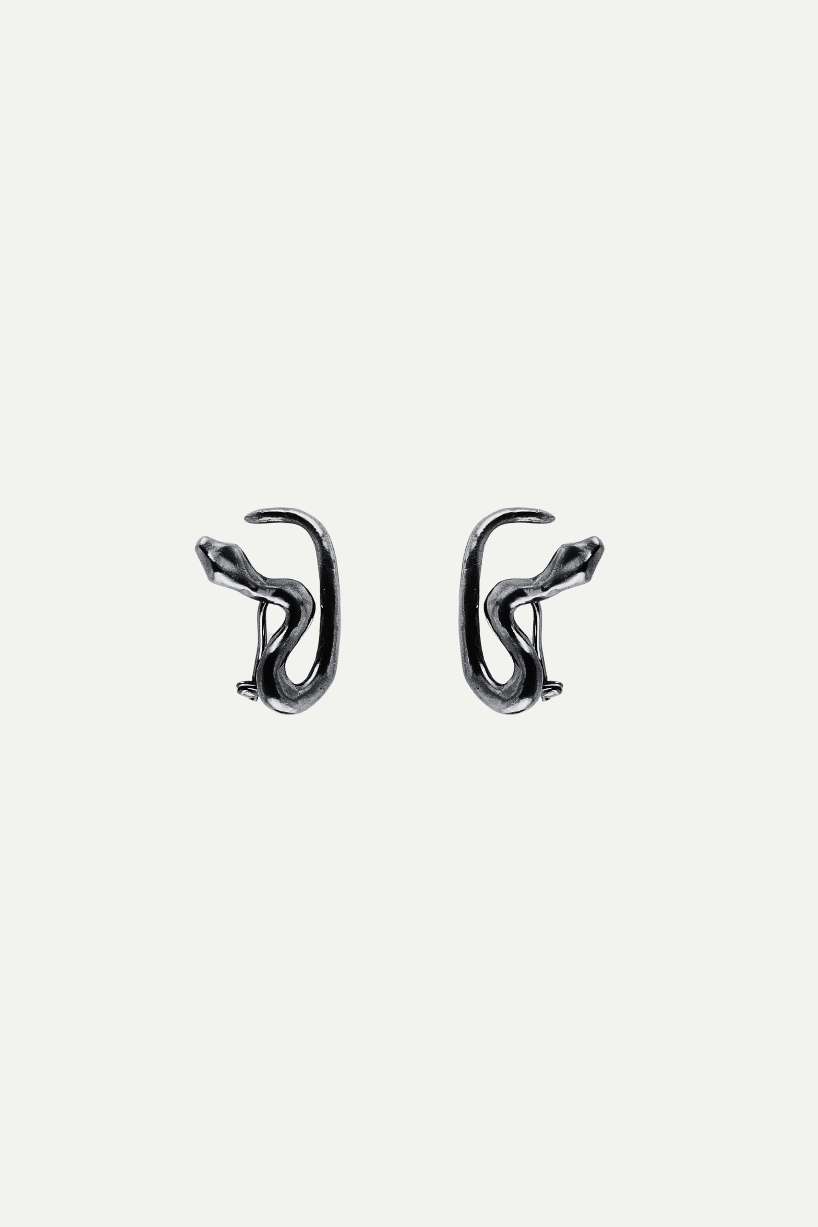Tail Black Silver Earrings (clip)